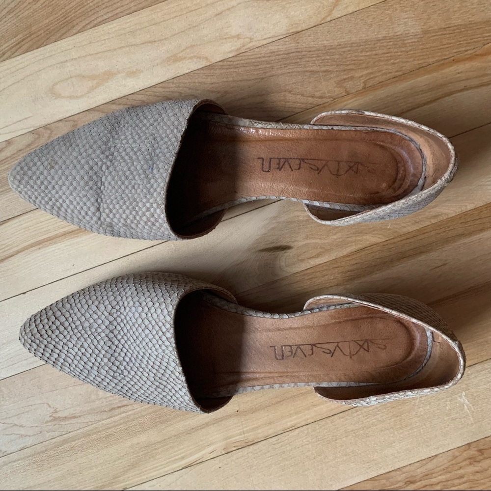 Faux snakeskin nude / beige colored leather flats Free People size 8.5 39 Spain